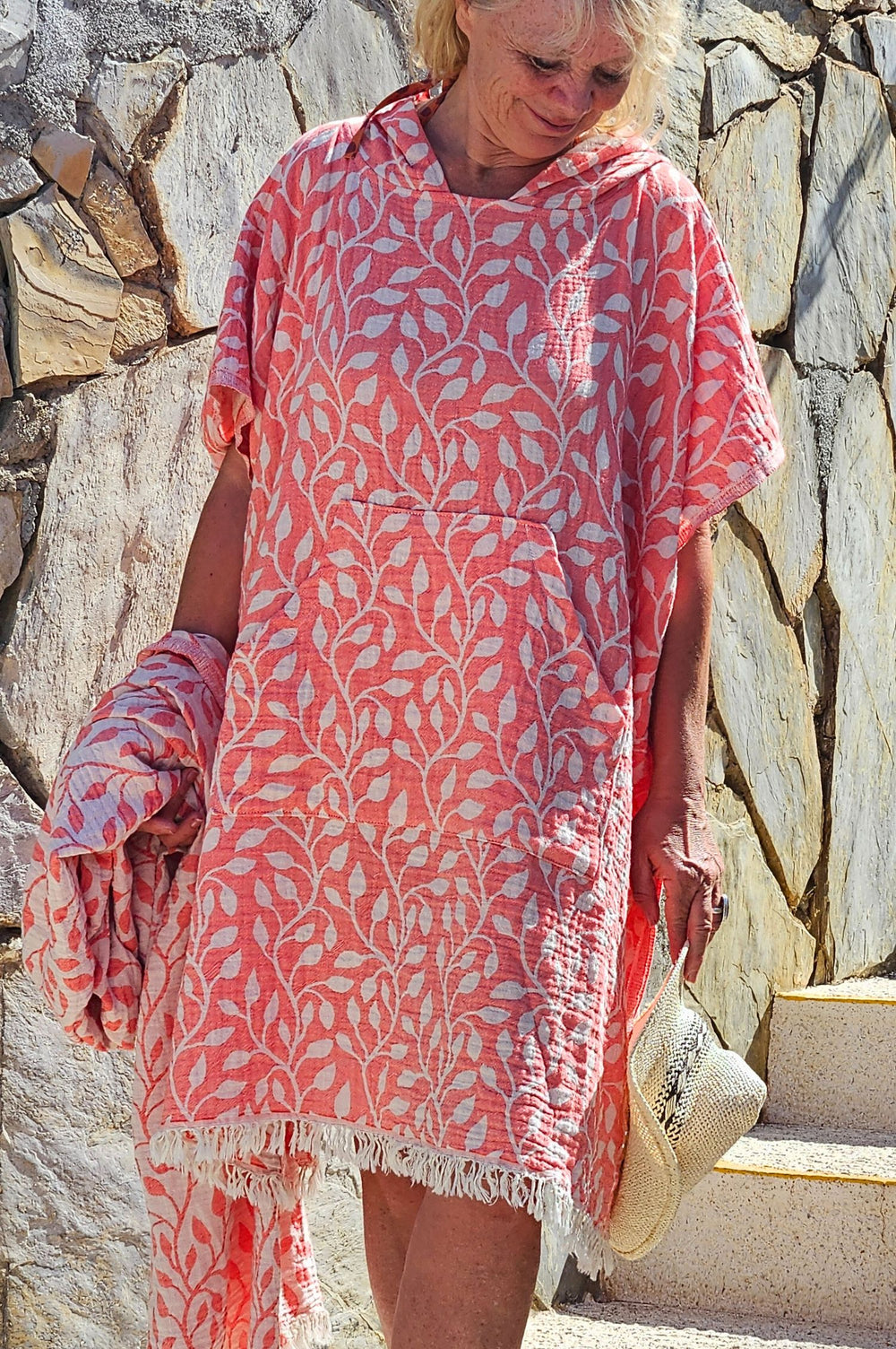 Poncho Zusenzomer Leaf Coral