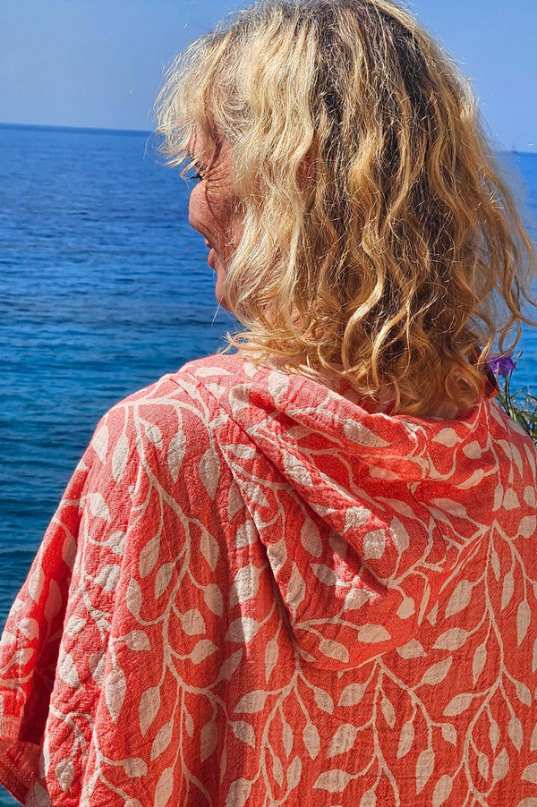 Poncho Zusenzomer Leaf Coral