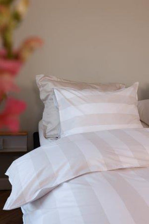 Dekbedovertrek Livello Beach Stripe Sand voorstaand