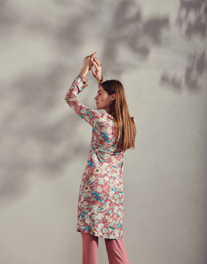 Nachthemd Essenza Elm Aleste Mauve met model achterkant