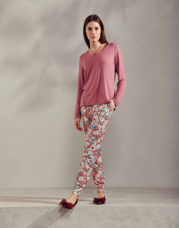 Broek Essenza Jules Aleste Mauve model