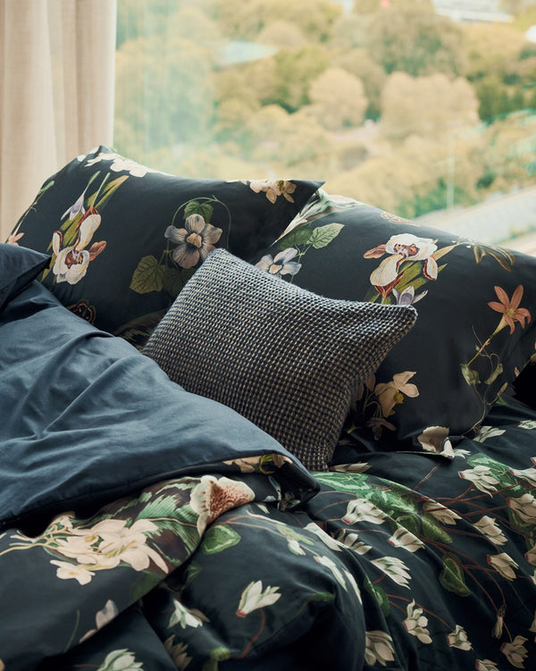 Sierkussenhoes Vandyck home 95 Ink Blue sfeer