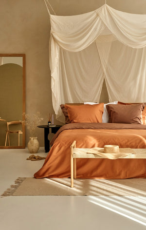 Dekbedovertrek Livello Uni Satijn Brown combinatie met caramel