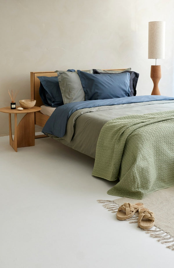 Dekbedovertrek Livello Uni Satijn Olive sfeer