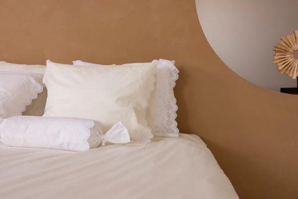 Nekrol Kussensloop Livello Luna White op bed