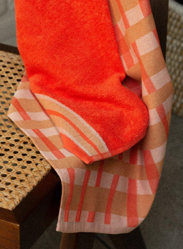 Return to Sender Theedoek Sofia Geometric Coral GOTS