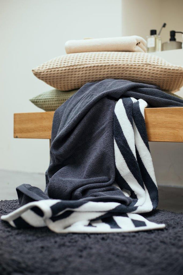 Vandyck Badgoed Verona Stripes Off Black